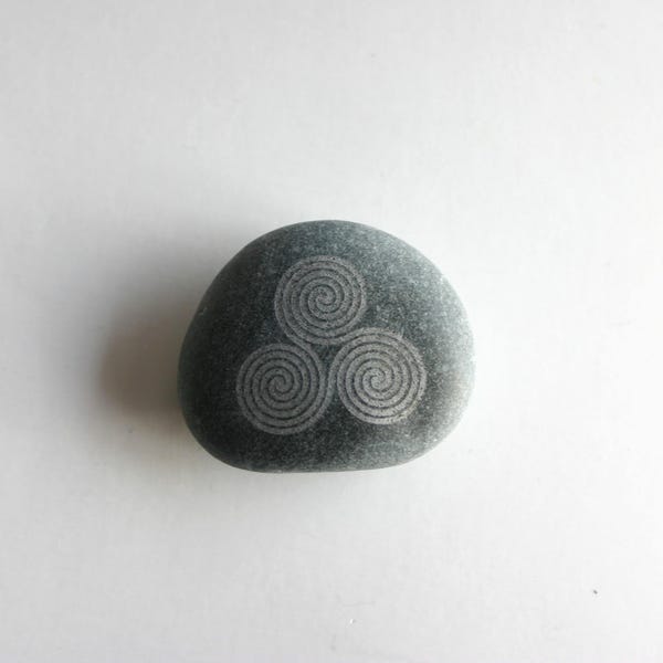 Newgrange Spiral Etched Stone New Grange Triple Spiral Labyrinth Rock