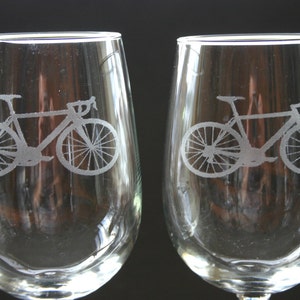 Cycling Etched Wine Glasses Engraved Bicycle Wine Glasses bild 2