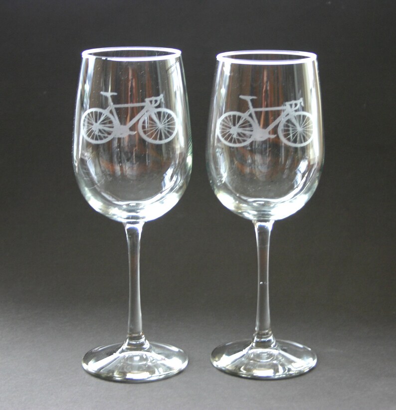 Cycling Etched Wine Glasses Engraved Bicycle Wine Glasses bild 3