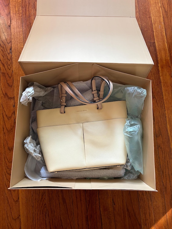 Michael Kors Bedford Medium Pocket Tote Pebbled Leather 