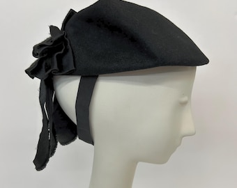 Vintage 1940s Black Felt Hat with cascading ribbons in back, size 22