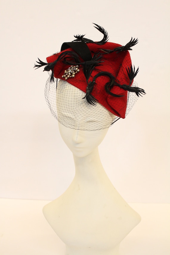 Vintage 50s Red Tilt Hat Feather Cocktail Fascinator Wool Felt Headpiece Wine Red Fascinator Hat With Veil for Wedding, 1950s Style  main image 2