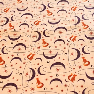 Crescent Tails, Lune, Stelle, Orbita, Volpi, Volpe Rossa Marrone Chiaro, Code da Sotto la Luna, Tessuto di Cotone e Acciaio, 1 iarda 25" rimanenza