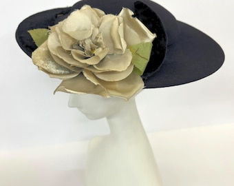 Vintage 1940s 50s Navy Felt Platter Hat with Velvet Swoop and Cream Rose Flower accent