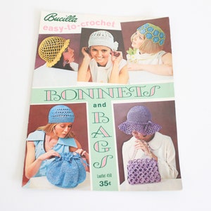 Vintage 1960er Jahre häkeln Hut & Tasche Muster, 5 Hüte und 2 Taschen häkeln Muster, Bucilla Easy-to-cro Mützen und Taschen Muster Broschüre