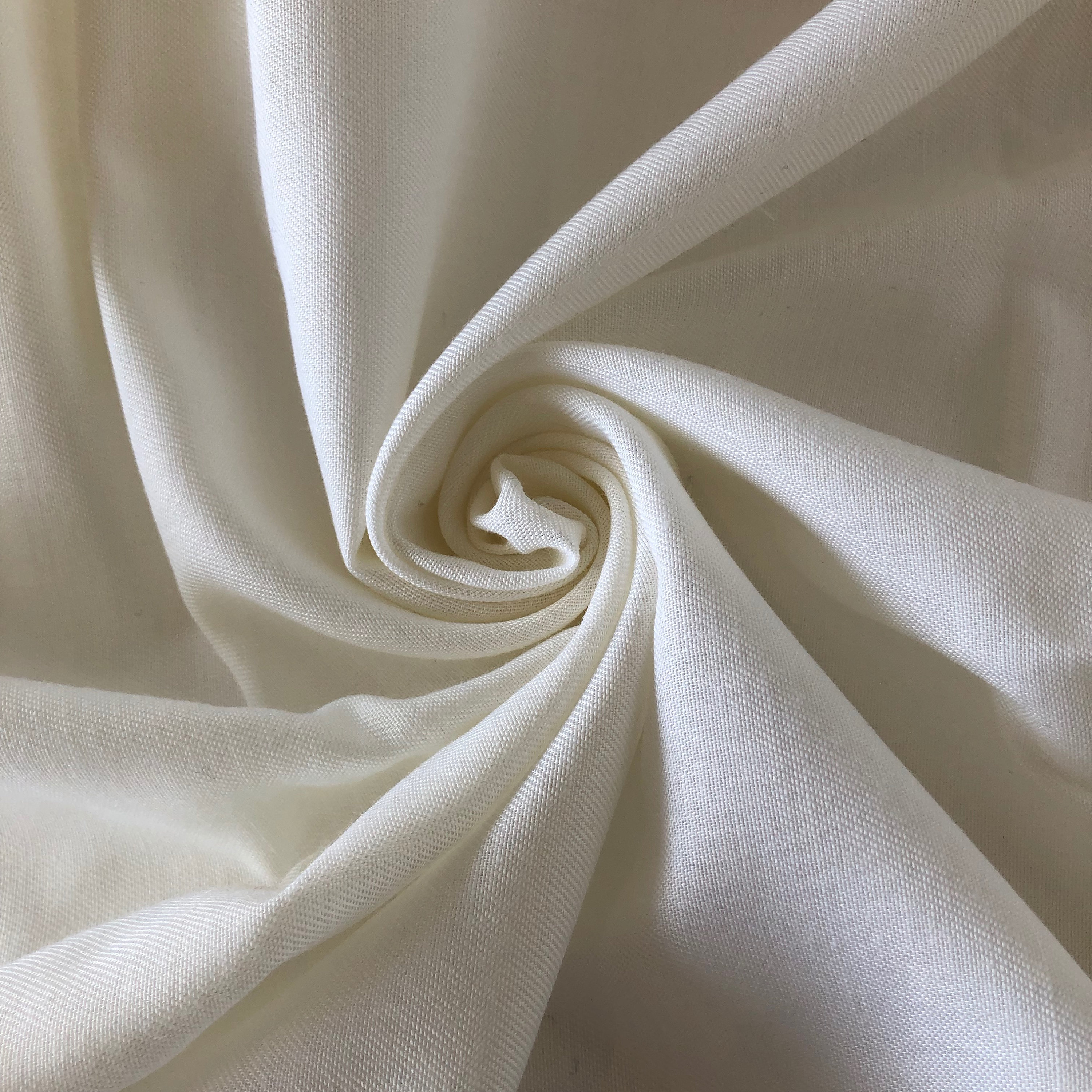 White Rayon Woven Fabric, White Cotton Blend Lining White Rayon Woven Fabric, White Cotton Blend Lining