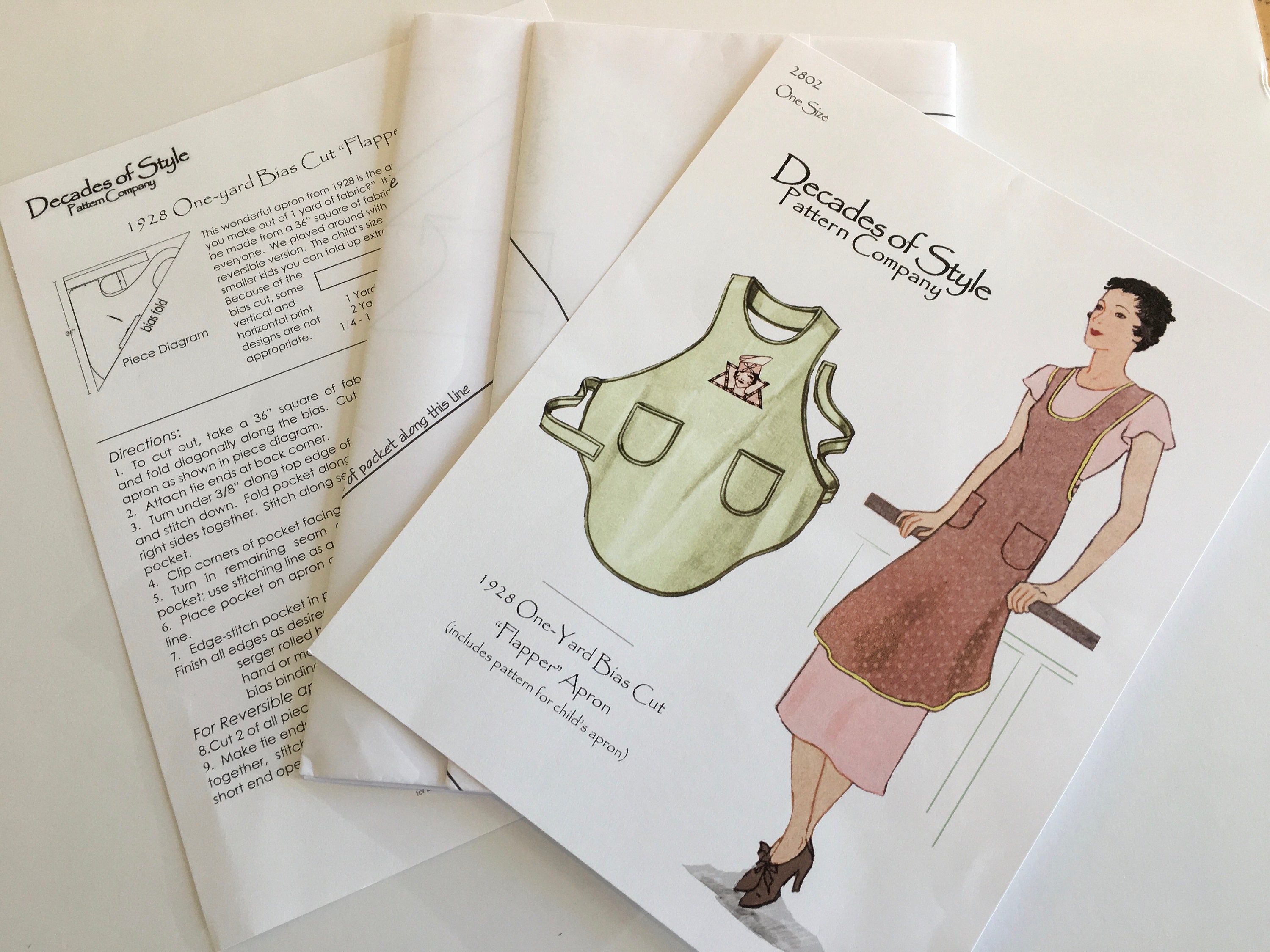 1928 One Yard Bias Cut Apron Paper Sewing Pattern, Decades of  display picture 1