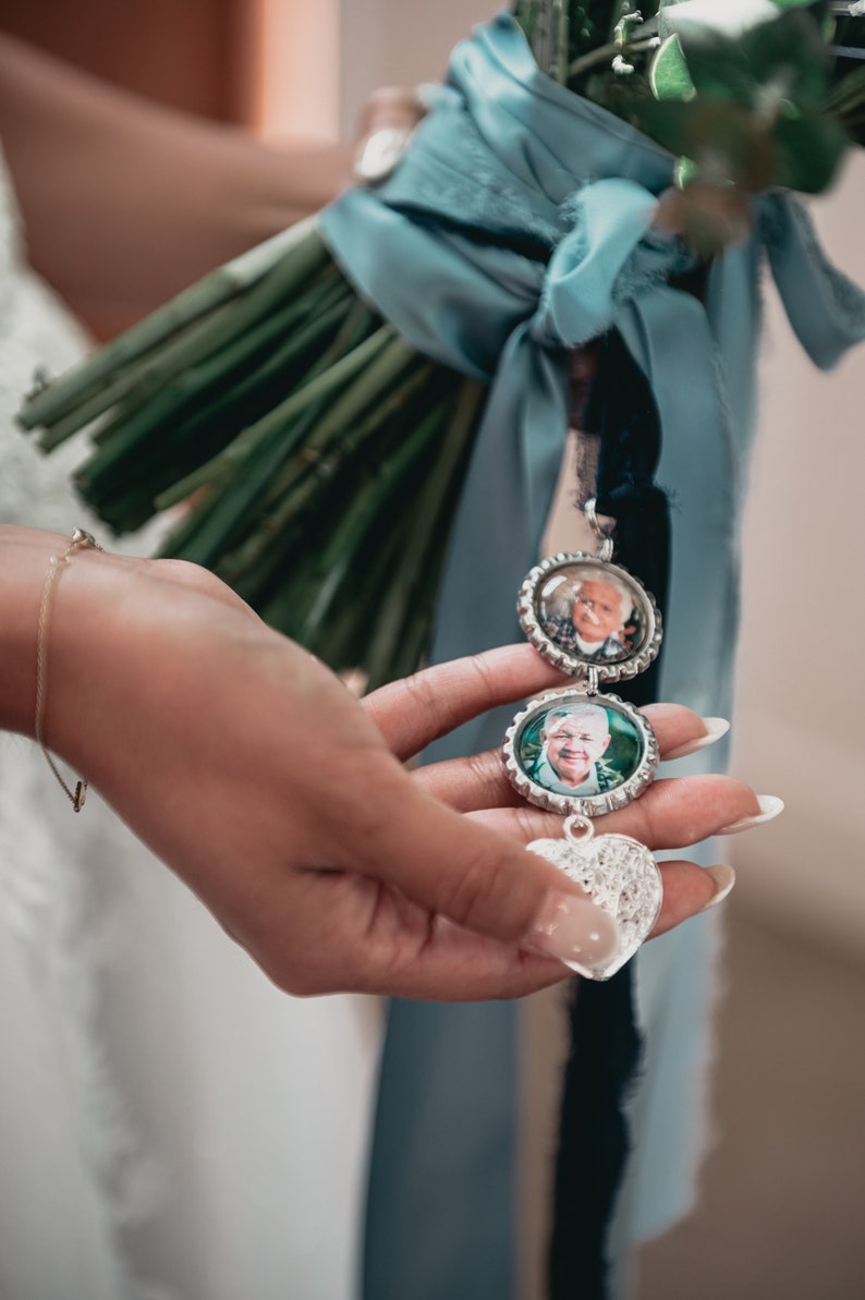 Abalorio de ramo de boda con tapa de botella de foto múltiple personalizado personalizado para algo preciado imagen 1