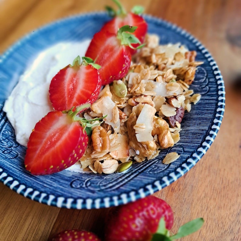 Martin's Homemade Granola – Small Batch Honey & Salt with Pecans, Walnuts, and Pepitas afbeelding 3