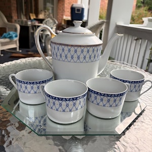Exquisite La Rose Des Sables Limoges Coffee Pot and 4 Mug Set-Blue & White Fishnet Pattern; Herend /Lomonosov Copycat