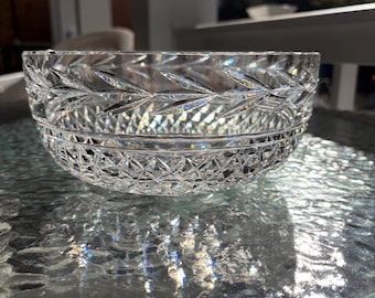 Gorgeous Waterford “Glandore”Cut Lead Crystal Small Bowl 8” Centerpiece Bowl, Salad Bowl, Fruit Bowl with Diamond Design
