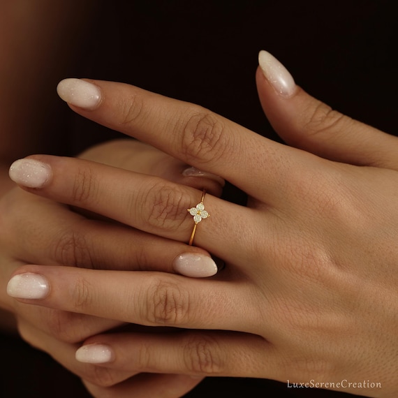 Minimalist Flower Diamonds Ring, 925 Sterling Silver Ring, Dainty Stacking Ring, Birthday Gift for Her,Bridemaid Gift for Mom,Christmas Gift