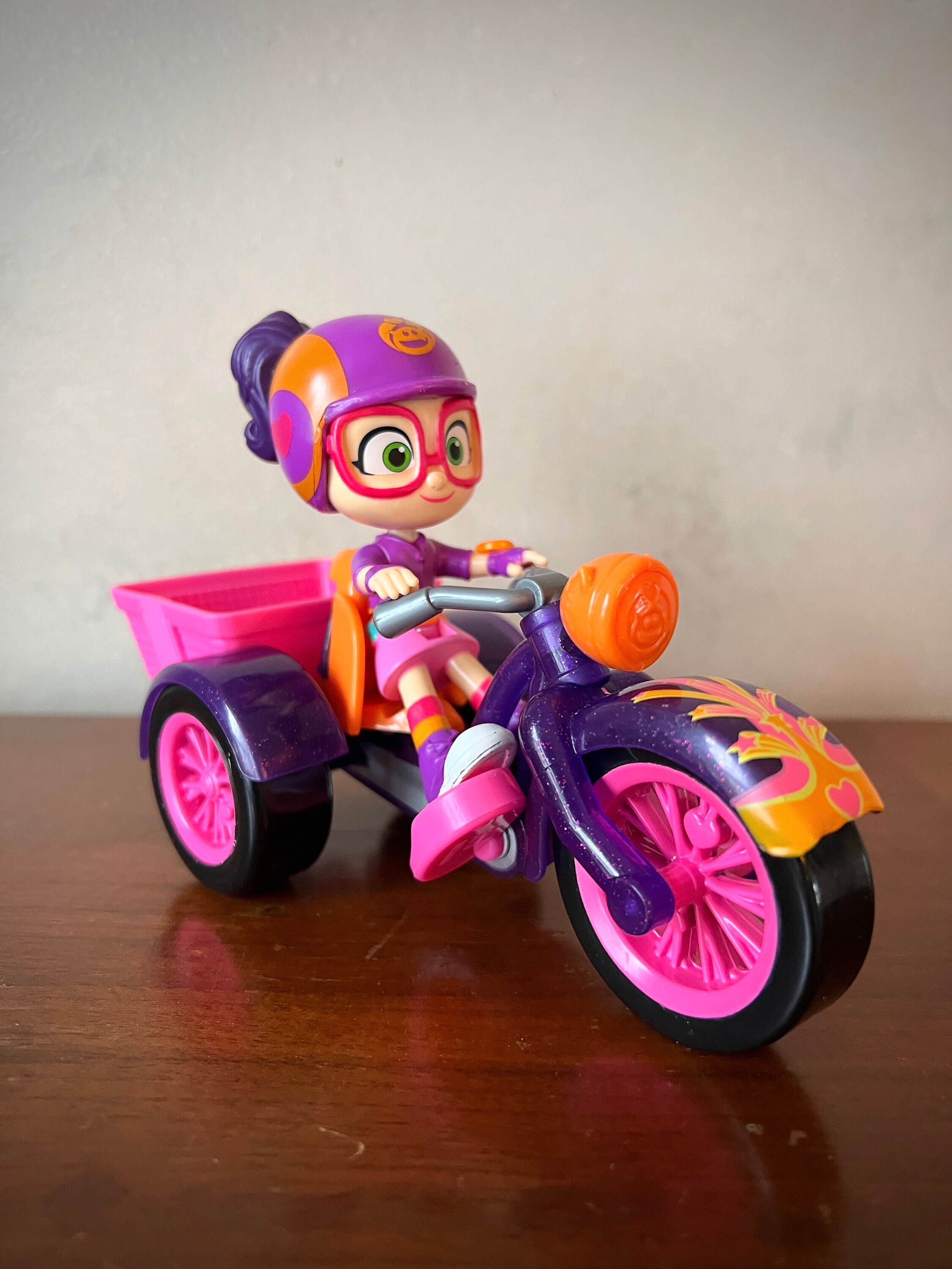 Abby Hatcher Adventure Bike Toy. Abby Hatcher Figure With Three