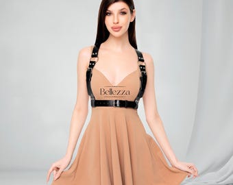 ファッションハーネスアウトフィット - チェストトップウエストベルト - レザーまたはヴィーガン - 女性のためのスタイリッシュなカジュアルボディアクセサリー