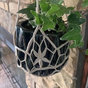 Handmade Crochet Plant Hanger, Little Bloom Flower, handmade gift for plant lovers, indoor plants hanging planter, plant sling