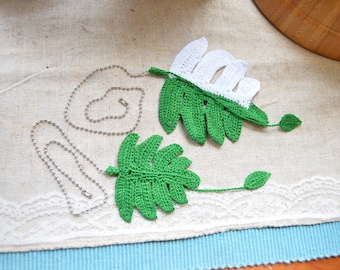 Crochet light pull monstera leaf ceiling fan chain dangle cord gift for houseplant lovers green and white leaves