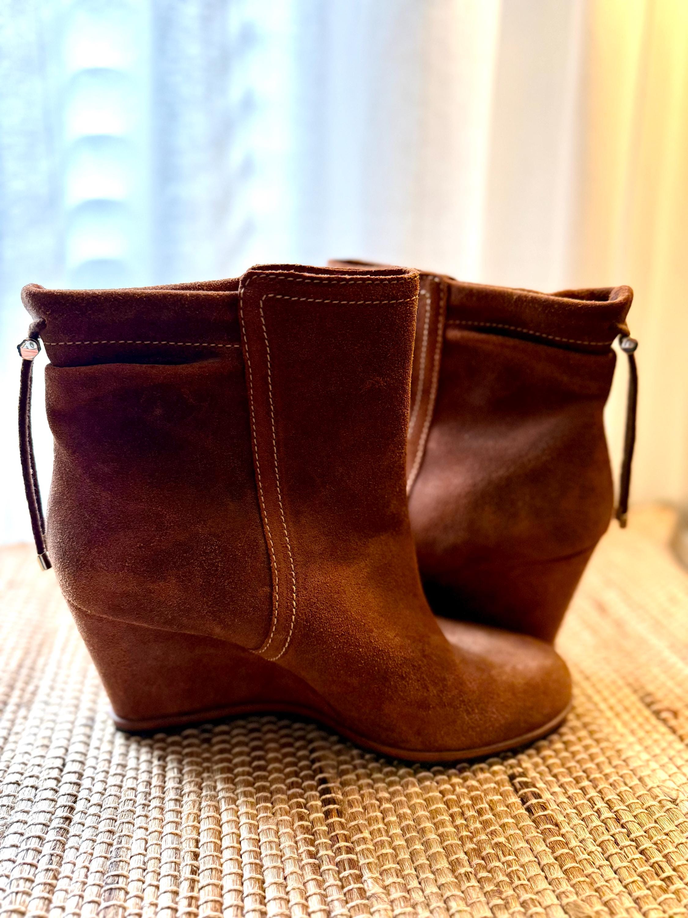 Bottes Cheville à Talon Compensé ISSAC MIZRAHI - Cuir Et Daim Bordeaux, Taille 9.5 US Neuves