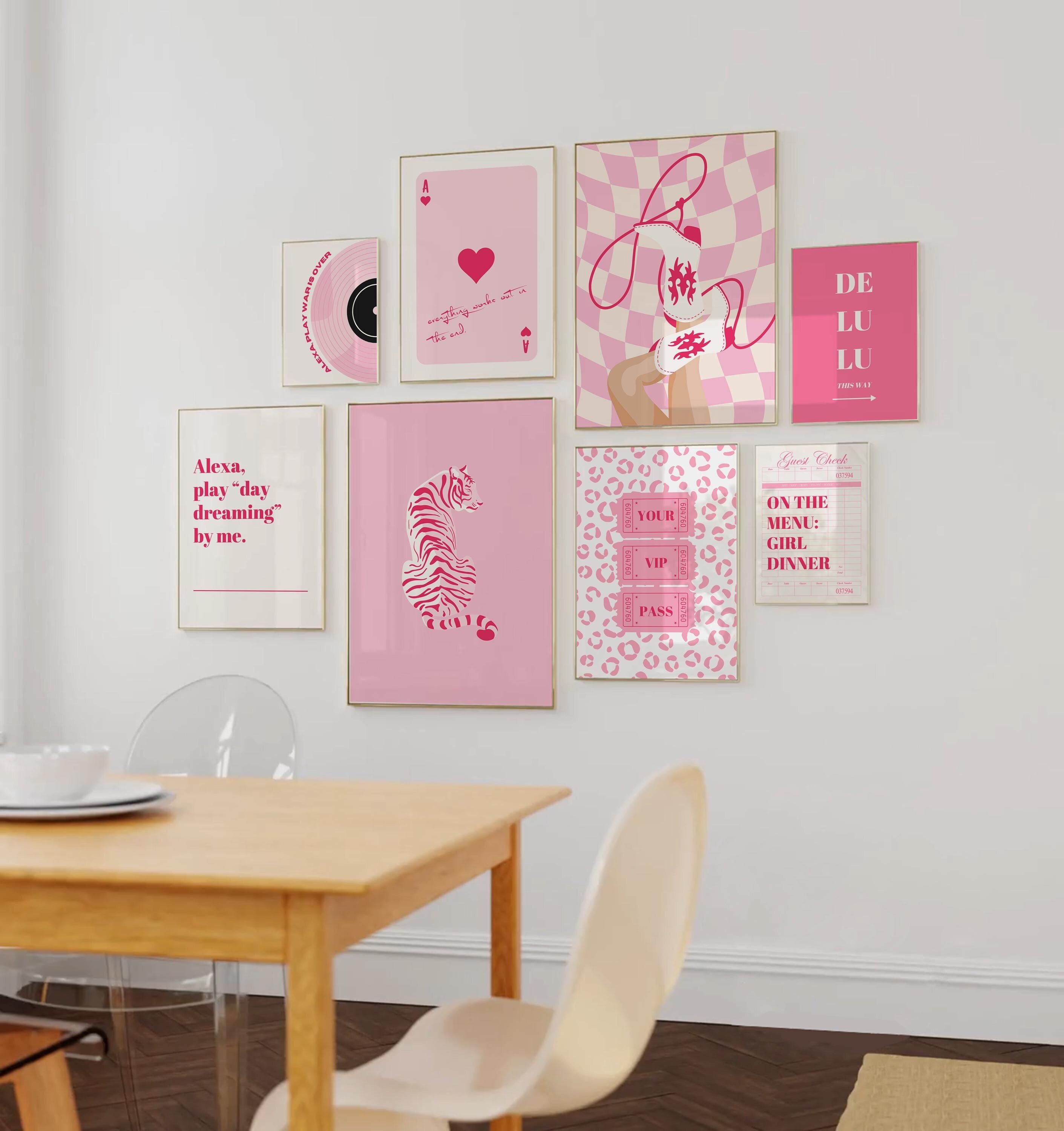 Juego de 8 cuadros de arte de pared de galería rosa, impresiones maximalistas, decoración de habitaciones preppy, carteles de moda, arte de pared de chicas universitarias, vaquera, tigre, naipes