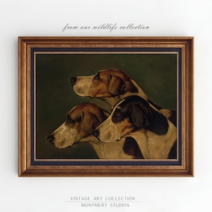 Könnte beinhalten: Ein Vintage-Gemälde von drei braunen und weißen Jagdhunden mit schwarzen Nasen. Die Hunde sind im Profil zu sehen und blicken nach links. Das Gemälde ist in einem dunkelbraunen Holzrahmen mit goldener Innenleiste gerahmt.