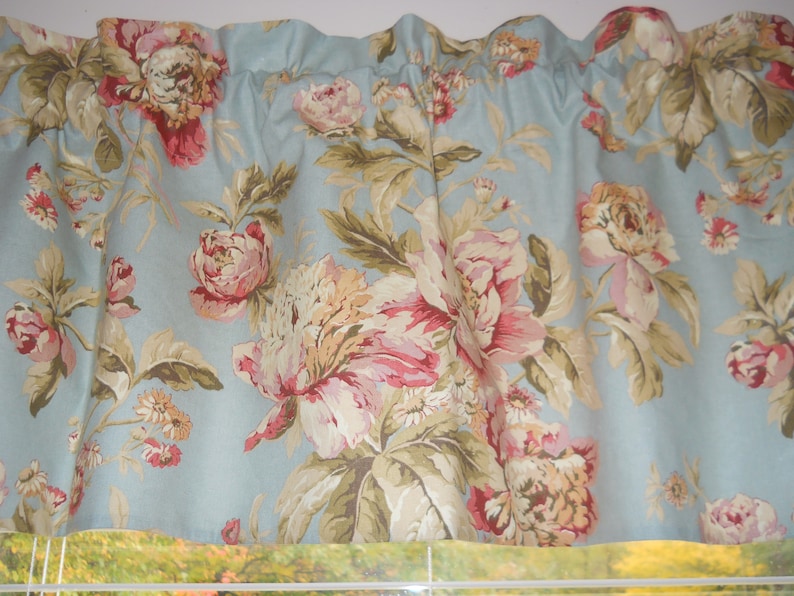 Waverly Fleuretta Mist Floral Print With Choice Of Scalloped or Straight Bottom Valance
