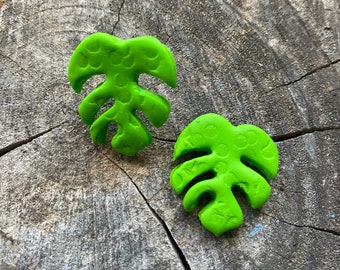 Monstera leaf polymer clay earrings, leaf earrings, plant polymer clay earrings, monstera earrings