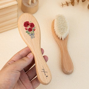 カスタマイズブーケベビーヘアブラシ、パーソナライズされた名前のベビーブラシ、ベビー記念品ギフト、新生児ギフト、ベビー誕生花ブラシ、ベビー満月ギフト