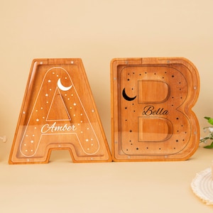 Alcancía personalizada, alcancía con iniciales, regalo para baby shower, alcancía con nombre y texto para niños, regalo de bautizo de recién nacido, alcancía de madera con letras.