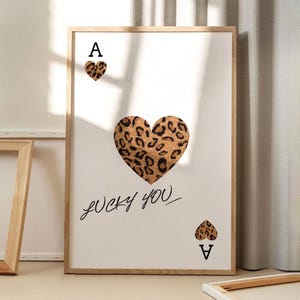 Plakat z kartami do gry Lucky You Leopard, sztuka ścienna z lampartem, estetyczny wystrój mieszkania, wystrój domu w stylu retro, wydrukowany prezent