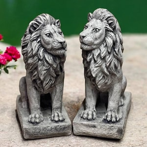 Concrete lions pair decoration Garden animal sculpture Cement lion ornament Lion stone statue African animal figure Lion outdoor art