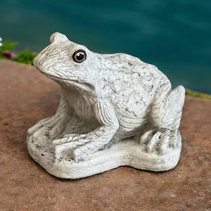 Backyard frog statue Forest animal beton decoration Frog lawn figurine Home forest animal art Concrete frog ornament Outdoor frog sculpture