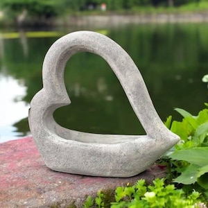 Heart planter figure Flower pot in the shape heart Stone plant pot Outdoor heart statue Massive planter for flowers