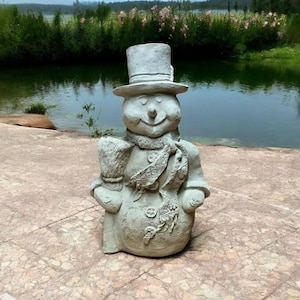 Detailed snowman sculpture, Outdoor winter ornament, Yard snowman art, Home winter idea, Concrete snowman gift statue, Yard solid figure