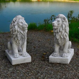 Stone lions pair Front door decoration Lion sculpture Concrete animal statue Two lions Garden ornament Animal lover gift