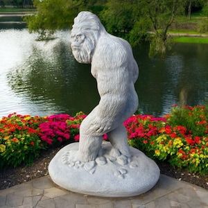 Beton snowman statue, Garden bigfoot decoration, Cement yeti, Outdoor snowman, Yeti lawn idea, Home bigfoot figure, Snowman sculpture