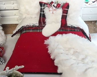 Patrón de ropa de cama navideña para casa de muñecas, manta de piel en miniatura y media (patrón PDF)