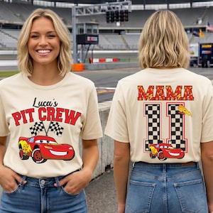 Koszulka urodzinowa dla mamy z filmu „Auta”, koszulka z ekipy pit-stopowej McQueen, bluza z nadrukiem „Auta na rodzinne przyjęcie”, prezent urodzinowy dla chłopca z motywem Błyskawicy, urodzinowa wycieczka samochodem wyścigowym Disneya