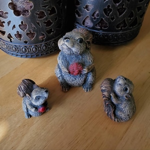 Squirrel figurines set of 3 mother and babies, fall, forest animal,  figures, glass, resin, gift