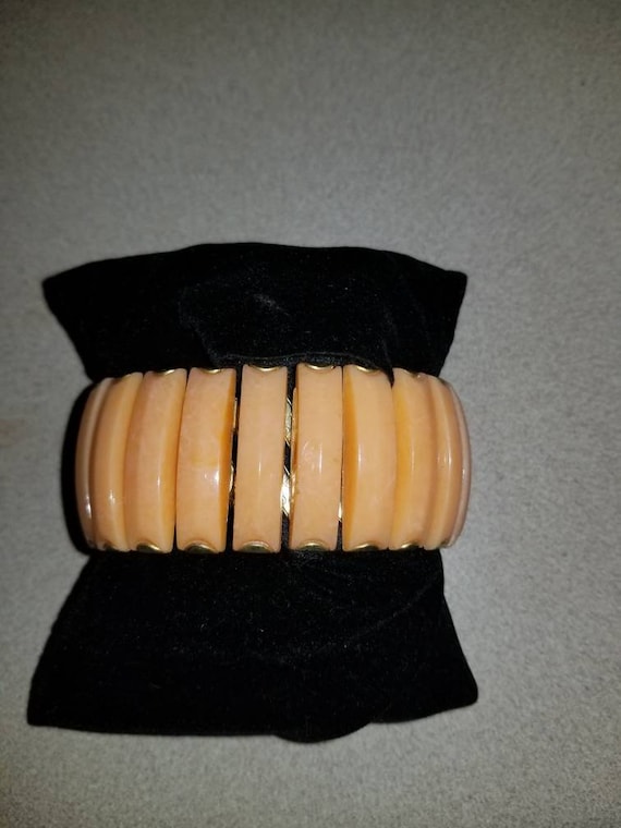 Peach, goldtone, made in Hong Kong, 70s bracelet, 