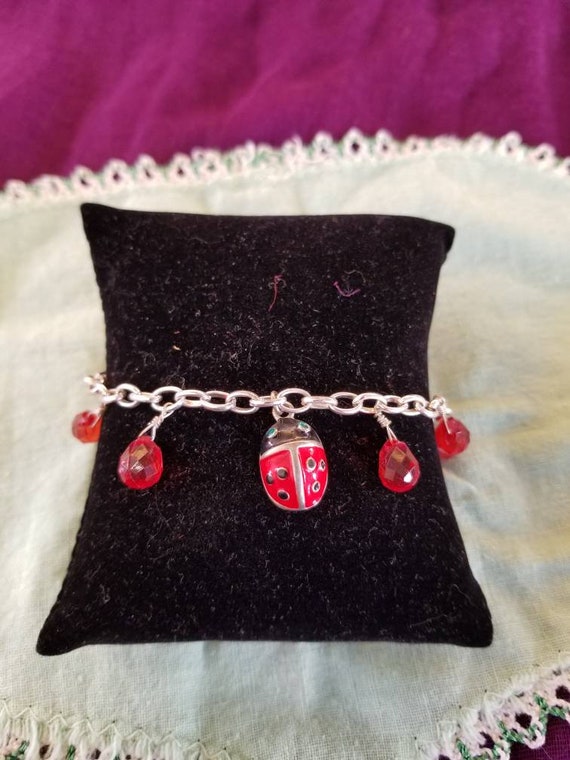 Ladybug, red bead, handmade, silvertone, bracelet