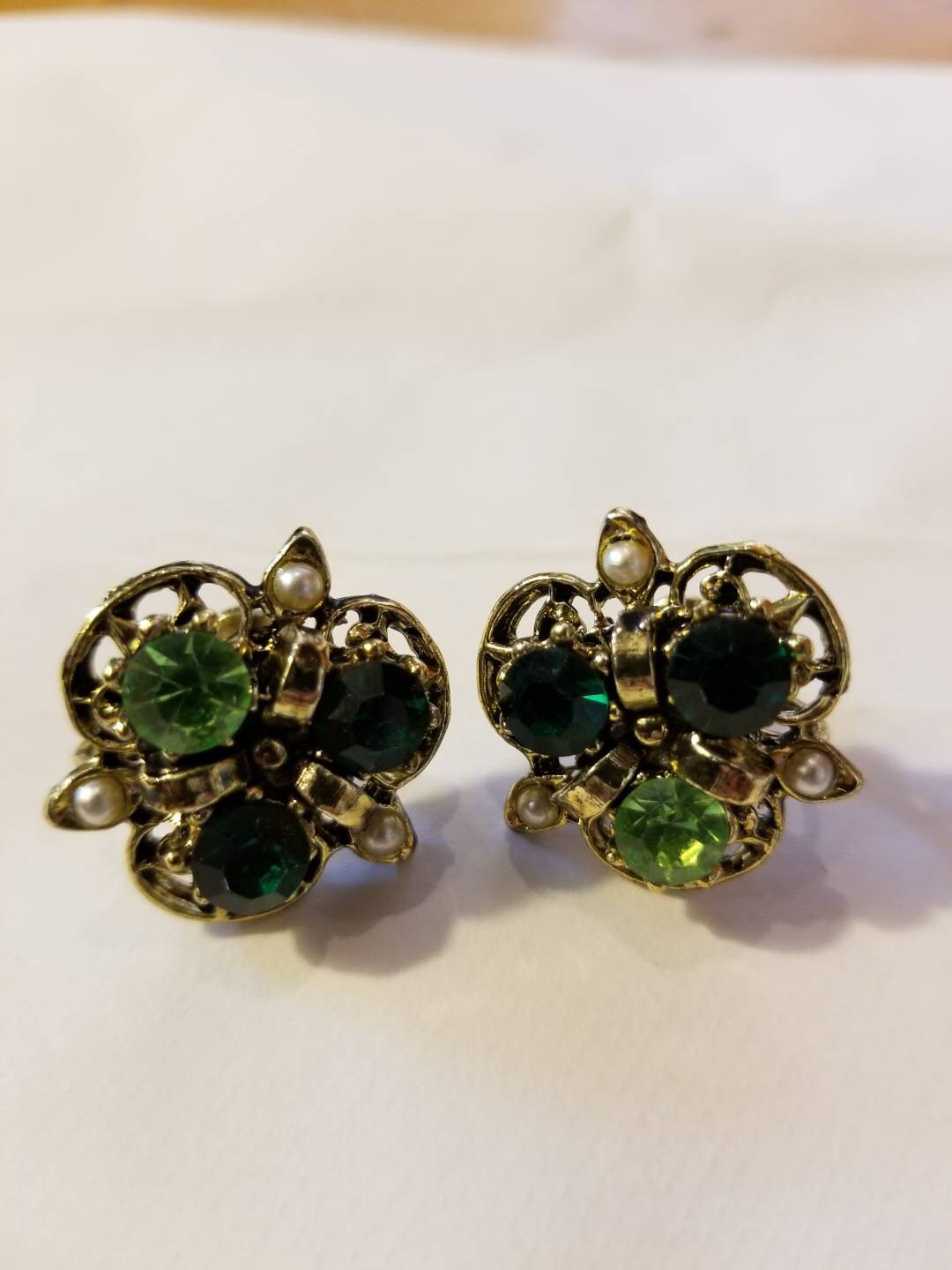 Green Peridot Emerald Pearl Screw Back Earrings. - Etsy