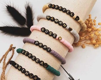 Pulseras de cuentas Heishi personalizables: pulsera de mantra / Nombre / Palabra / Letra negra y dorada