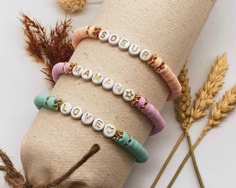 Pulseras de cuentas Heishi personalizables: pulsera de mantra / Nombre / Palabra / Letra dorada