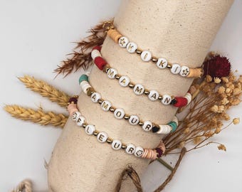 Pulseras de cuentas Heishi bicolor personalizables: pulsera de mantra / Nombre / Palabra / Letra dorada