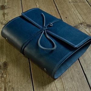 A5 Rugged Blue Leather Wrap Ring Binder, Filofax Compatible 6 Ring Organiser / Planner, Soft Wraparound Cover, Pen Loop, Travel Journal