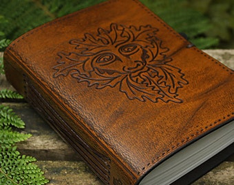 A6 StandardGröße, Leder Journal, Green Man Wiccan Notizbuch, Braunes Leder Buch der Schatten, Pagan Woodland Grimoire, personalisiert.