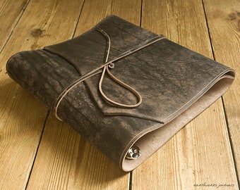 3 Ring Binder in Distressed Dark Brown Leather for 8.5 x 11 inch Paper, Leather Planner with Soft Wrap Cover.