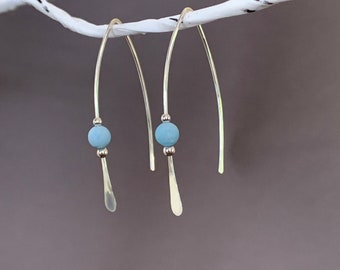 Larimar Stein Ohrringe, Silber Threader Ohrringe, Sterling Wishbone Ohrringe, Hellblaue Perle, Dünne Offene Reifen, Gehämmerte Hoop Ohrringe