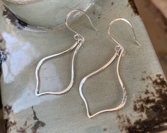 Silver Teardrop Hoop Earrings, Lightweight Boho Sterling Silver Hoops, Minimalist Hammered Earrings, Hand Forged Metal Jewelry