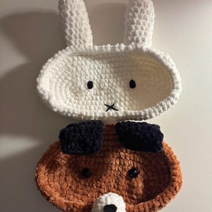 Crocheted Glasses Holder