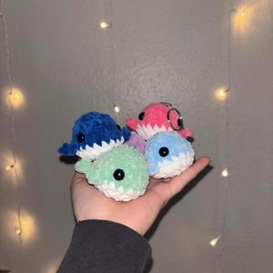 Smal crocheted keychain whales